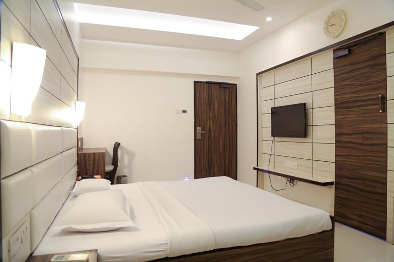 ホテル Golden Plaza アーメダバード 部屋 写真