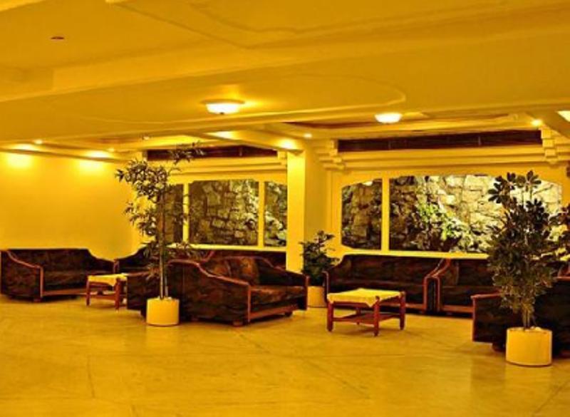 ホテル Golden Plaza アーメダバード エクステリア 写真